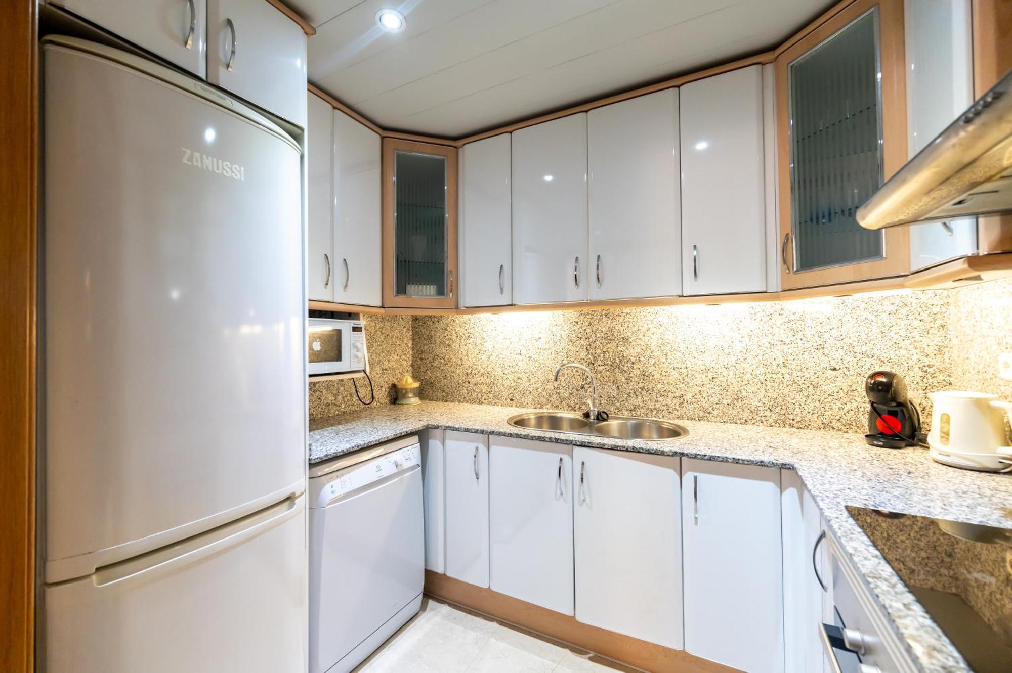 Comfy Downtown + Private Terrace Apartment Barcelona Luaran gambar