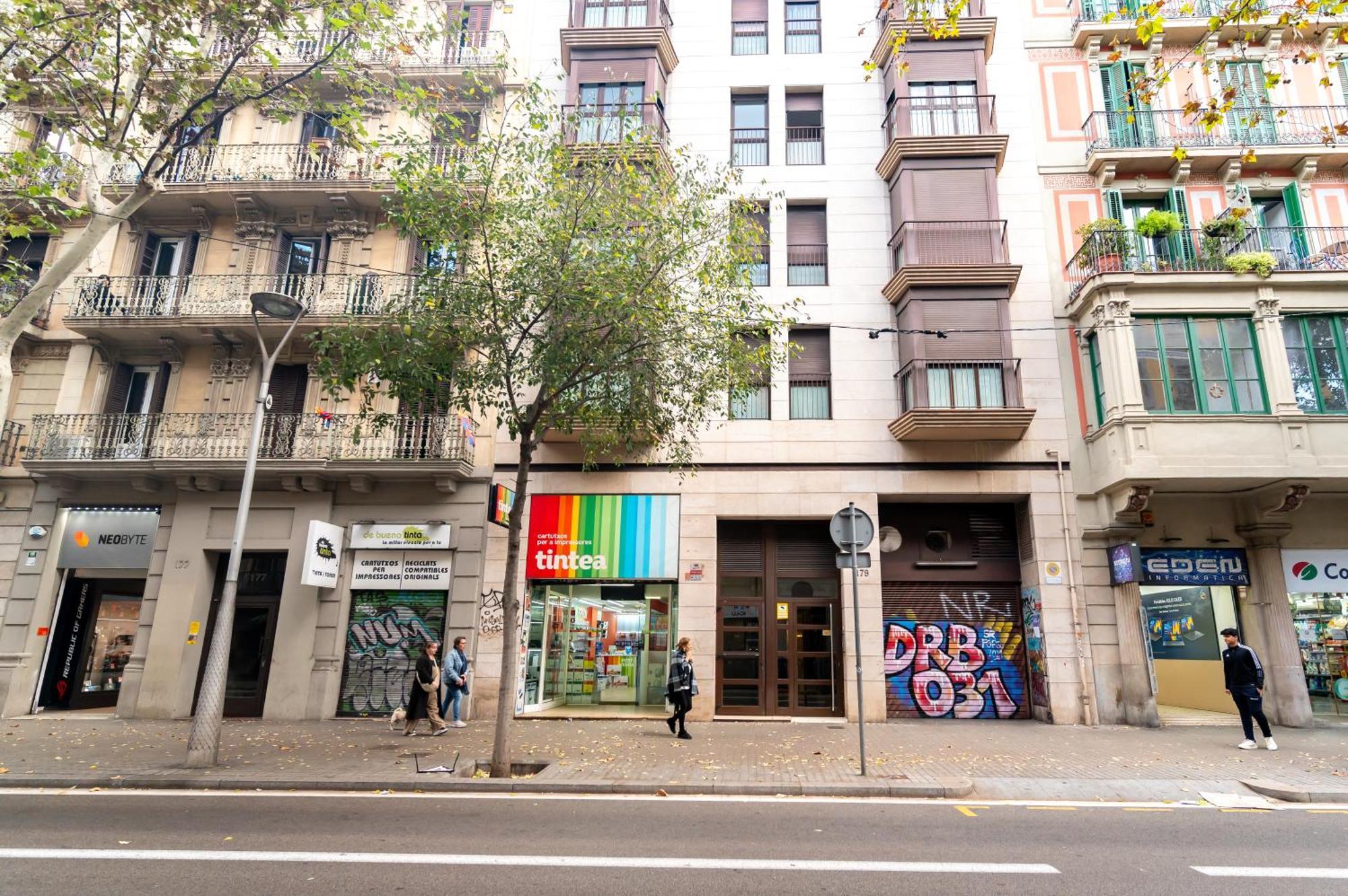 Comfy Downtown + Private Terrace Apartment Barcelona Luaran gambar