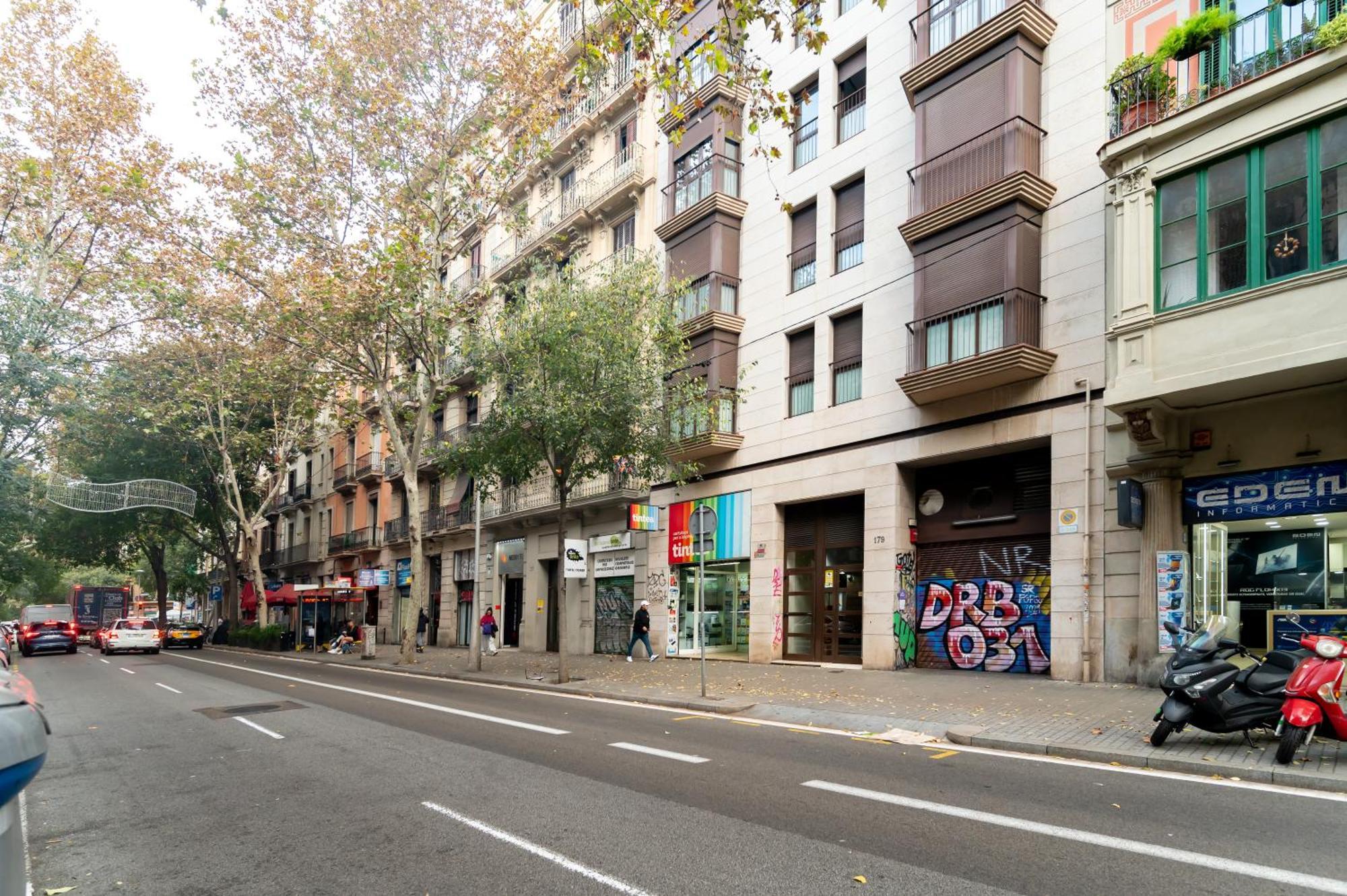 Comfy Downtown + Private Terrace Apartment Barcelona Luaran gambar